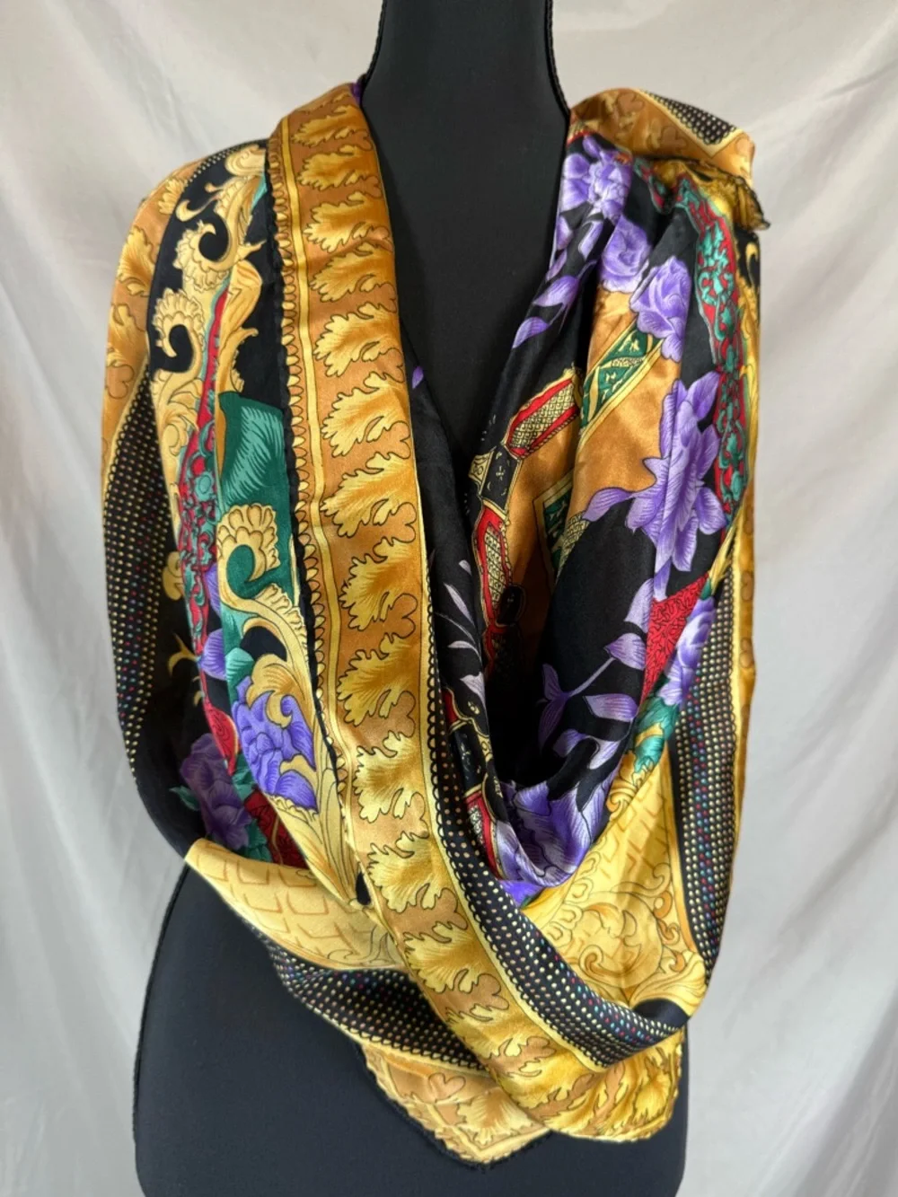 Mastermark Oy‎ Vintage 100% Silk Scarf Large Square